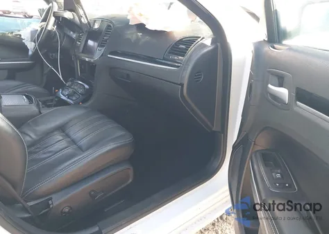 2021 Chrysler 300 300S z USA, uszkodzony, nr VIN 2C3CCABG1MH595841